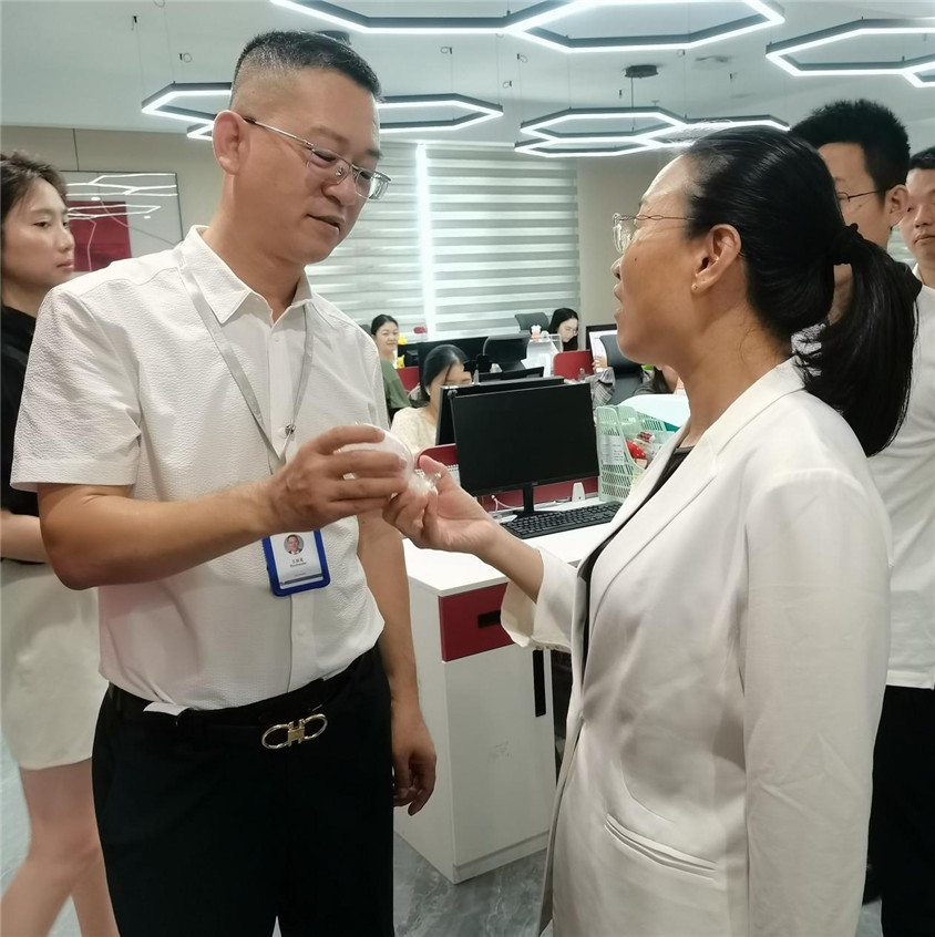 区领导莅临指导，，，，，，，，合作助力自贸港